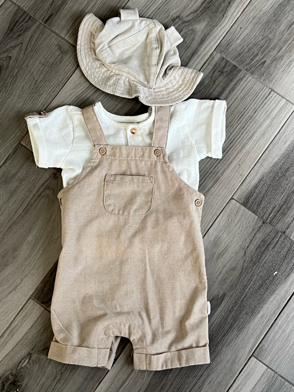 Tahari Cream-Tan Linen-Blend Kids Overalls with White Tee and Hat